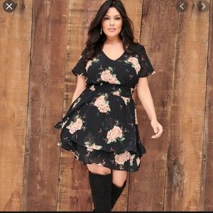 TORRID BLACK FLORAL SMOCKED GEORGETTE DRESS